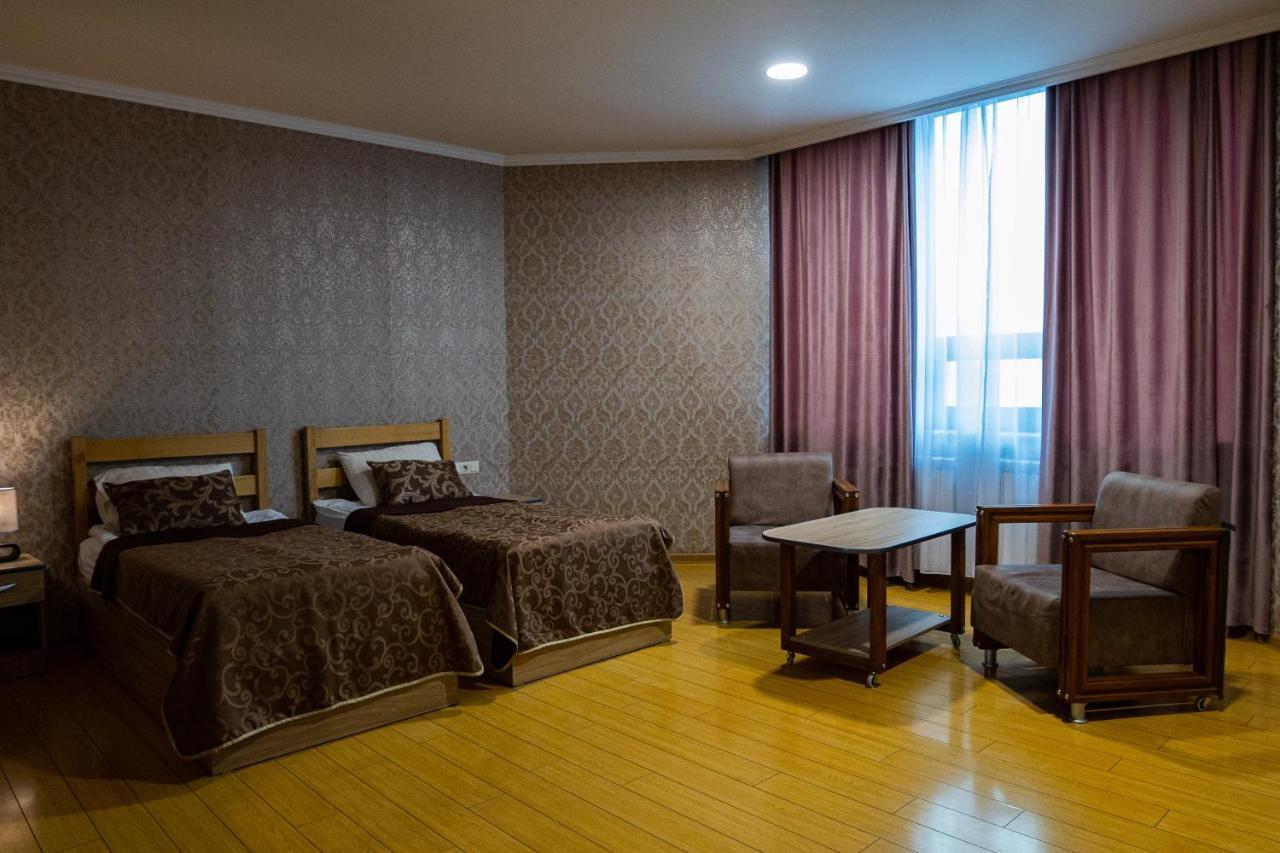 Inga Hotel Ереван Экстерьер фото