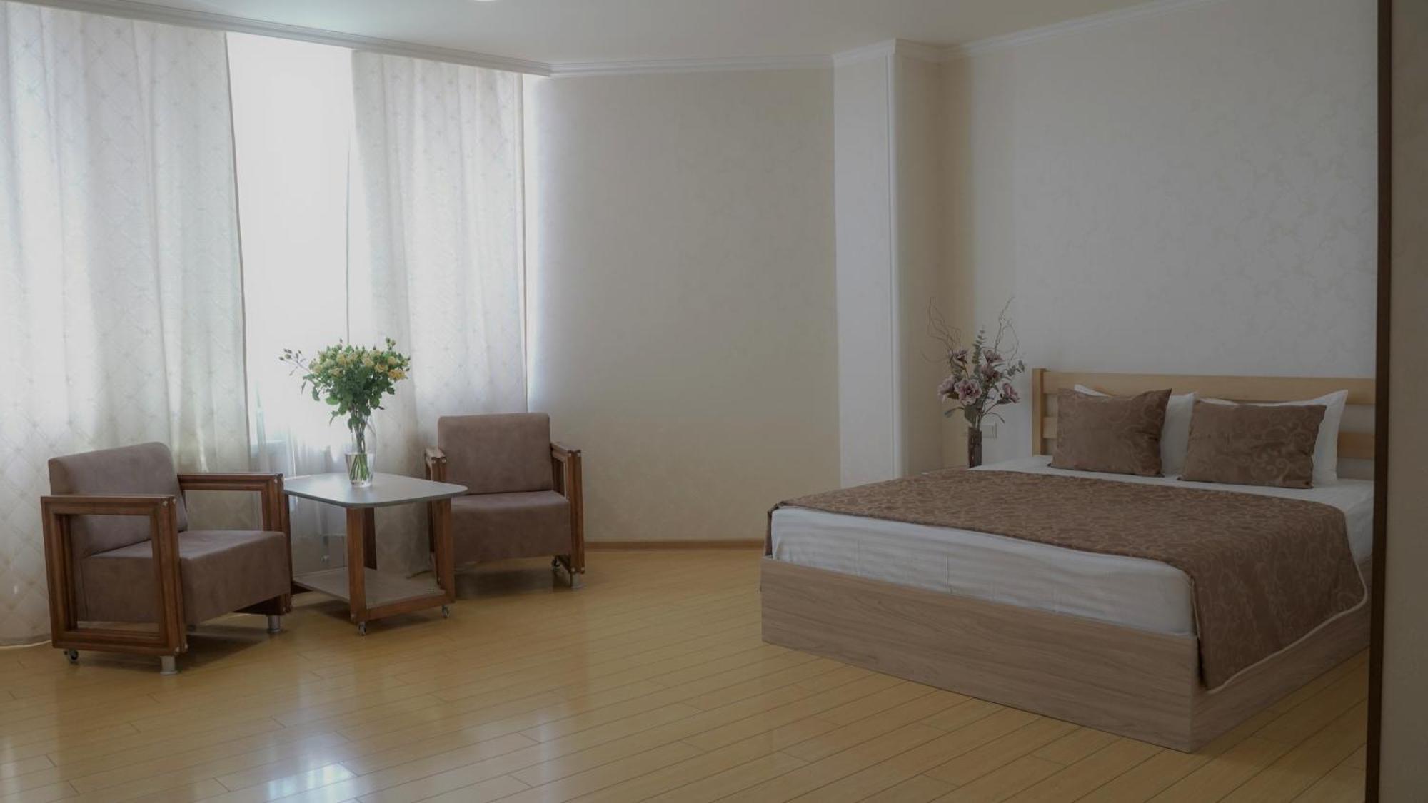 Inga Hotel Ереван Экстерьер фото