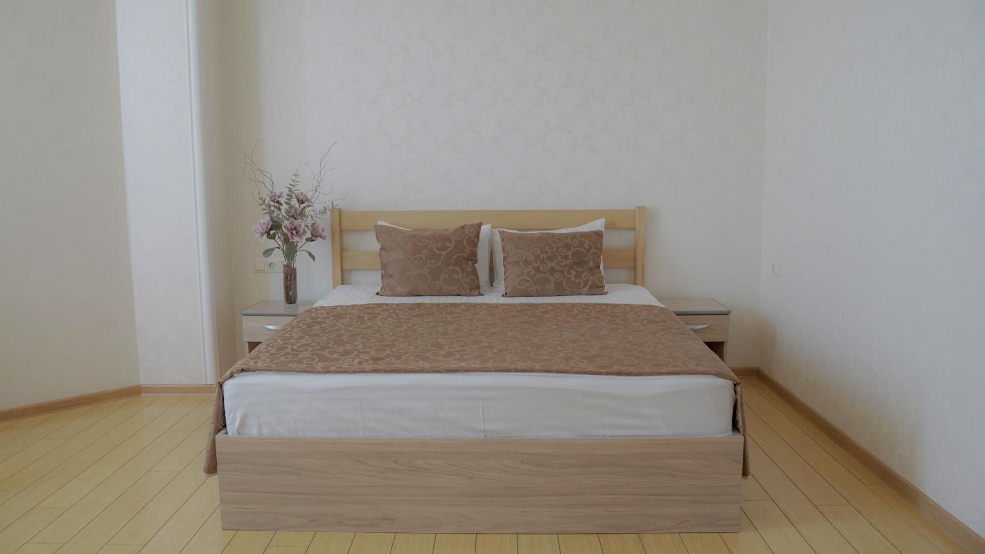 Inga Hotel Ереван Экстерьер фото
